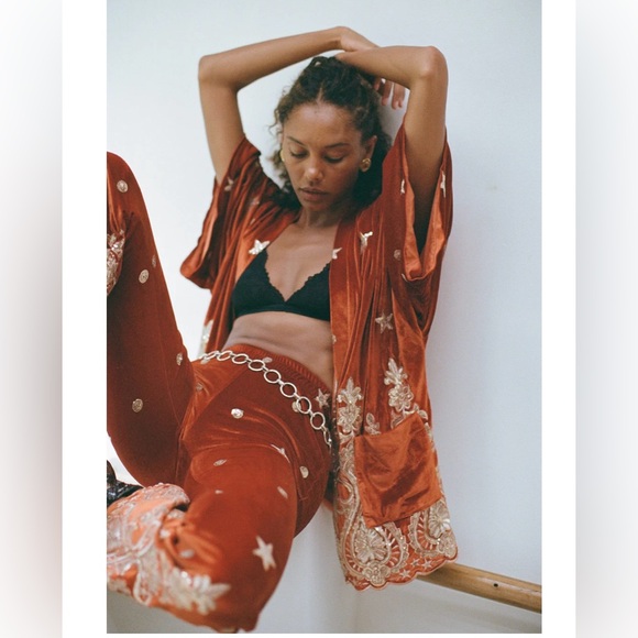 Whiskey Bells & Kimono by Lenni - Picture 2 of 7